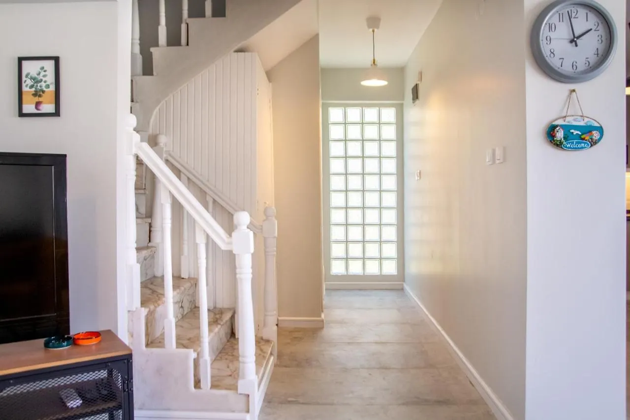 Fully Furnished And Stylish Villa In Izmir