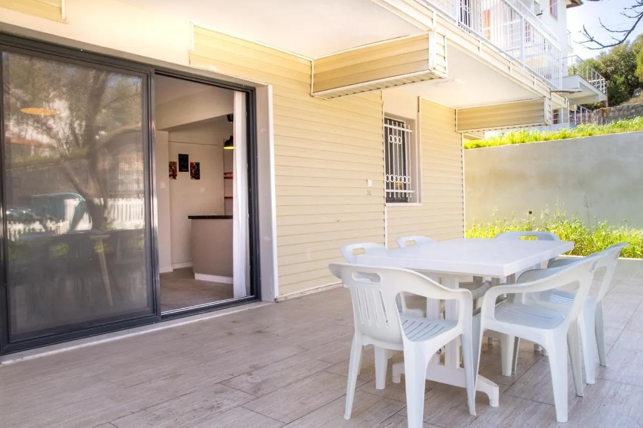 Fully Furnished And Stylish Villa In Izmir 0*,